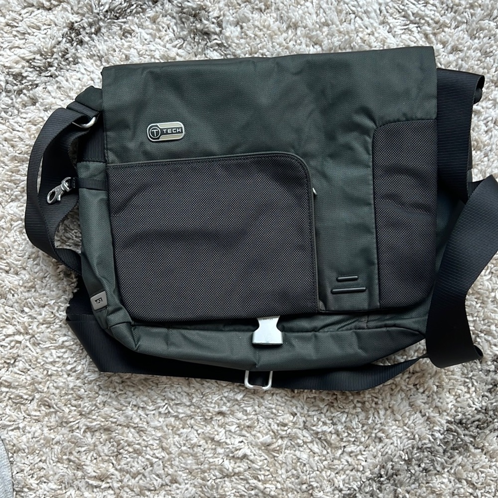 Tumi messenger bag - dark green